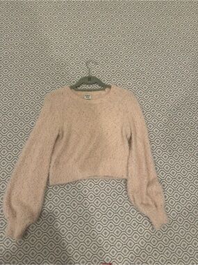 Aritzia Blush Pink Fuzzy Cropped Sweater